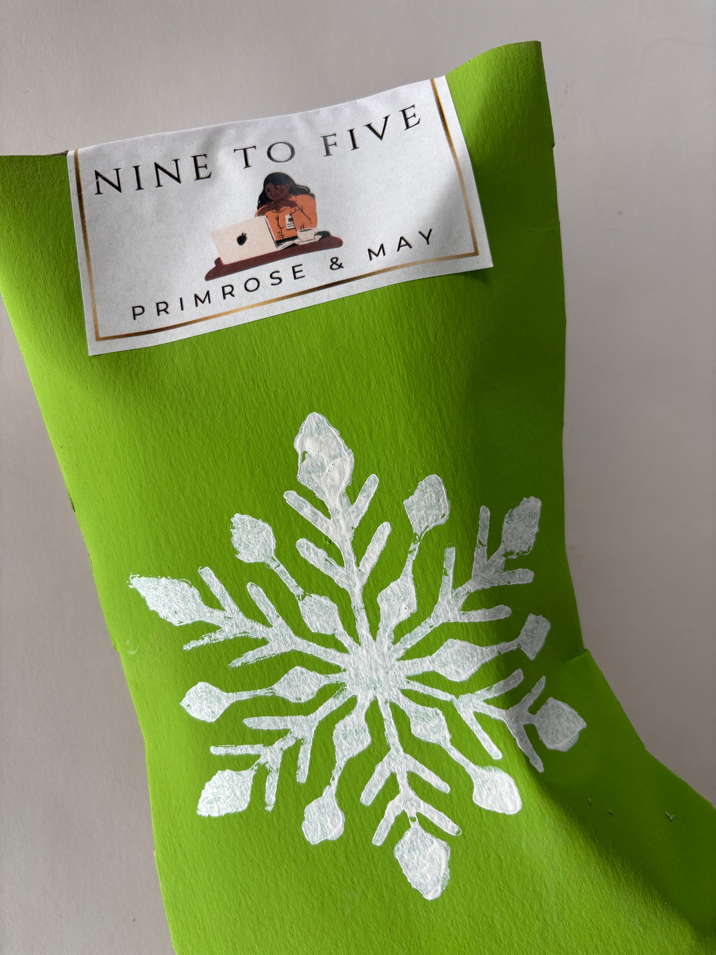 9–5: A Little Something for Your Work Wife (or Yourself)