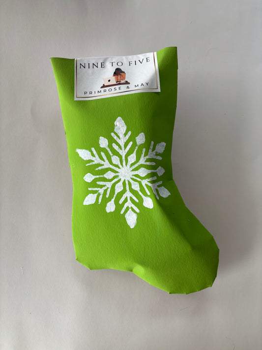 9–5: A Little Something for Your Work Wife (or Yourself)